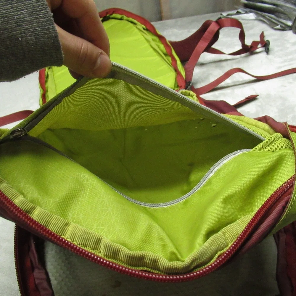 Osprey‎ Nebula Backpack Unisex One Size Red Hiking Daypack Outdoor Travel Bag